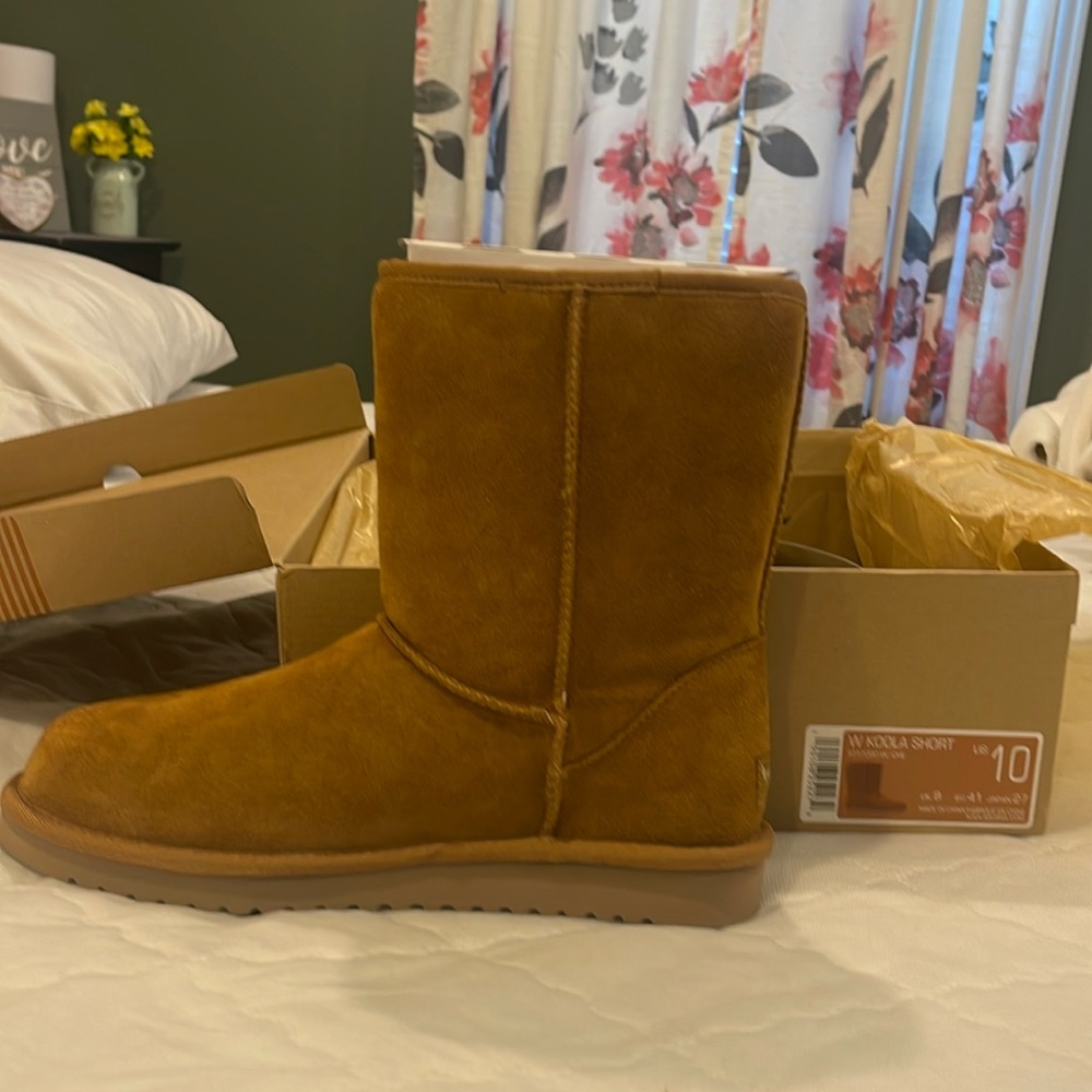 Koolaburra by UGG W Koola Short boots New in box